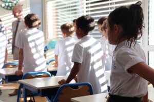 L’uniforme scolaire : une mesure controversée qui divise les parents de Balma
