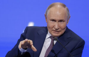 Washington relâche temporairement les sanctions contre la Russie pour un sommet stratégique entre Poutine et Trump